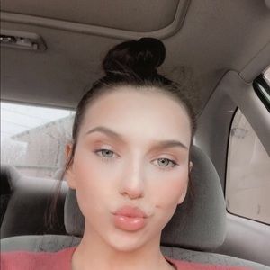 Meet your Posher, Allyson